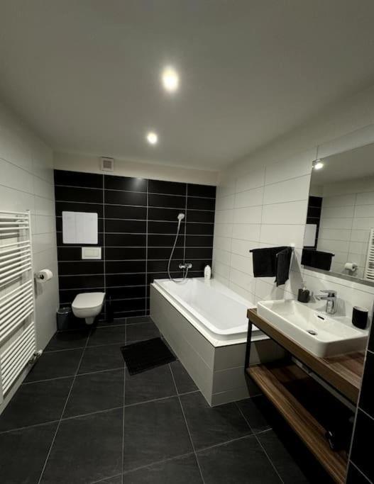 Modern Apartment In City Centre Banska Bystrica Luaran gambar