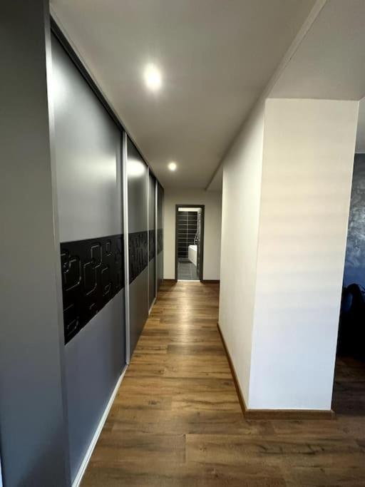 Modern Apartment In City Centre Banska Bystrica Luaran gambar