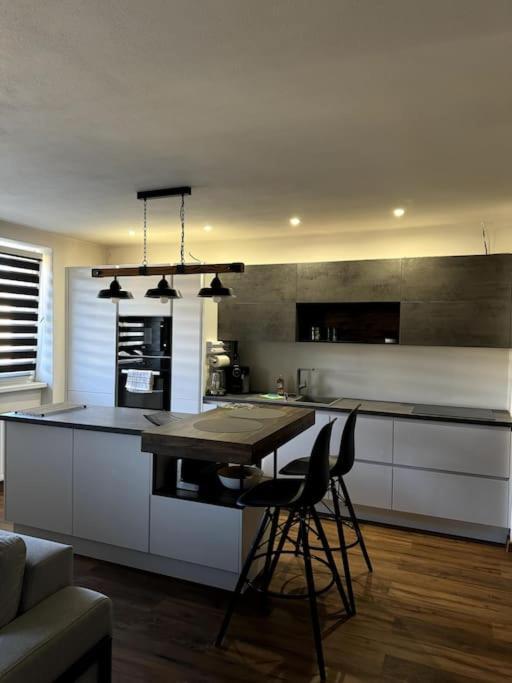 Modern Apartment In City Centre Banska Bystrica Luaran gambar
